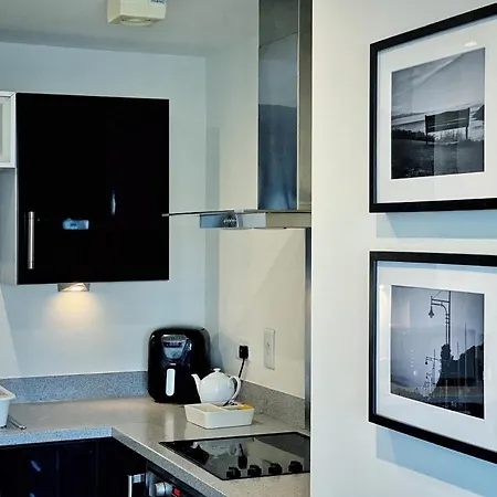 Artistic And Luxurious Apt With Sea View. Beach Side Swansea Exterior photo